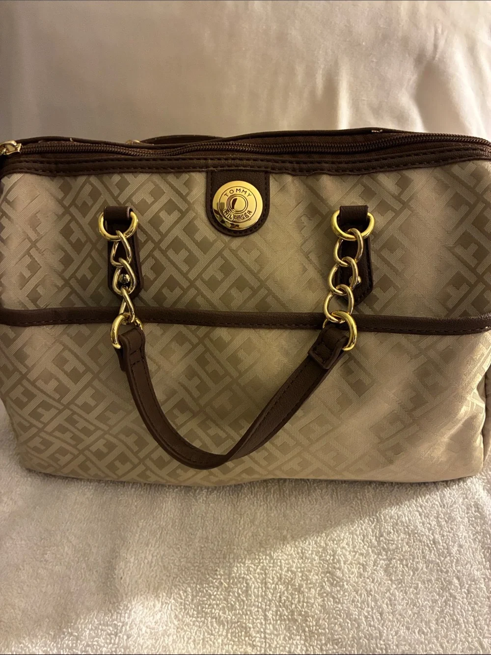 Tommy Hilfiger monogram jacquard satchel, excellent like new condition, gold